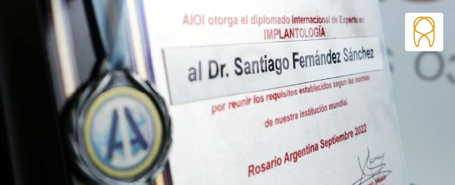 El doctor Santiago Fernández, dictante en el congreso de la Academia Internacional de Odontología Integral (AIOI)